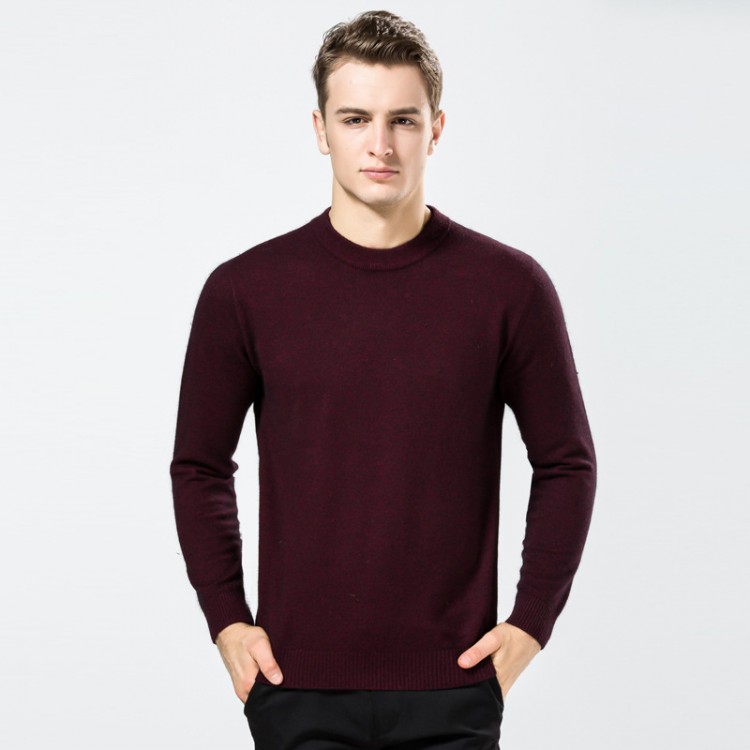 Round neck solid sweater